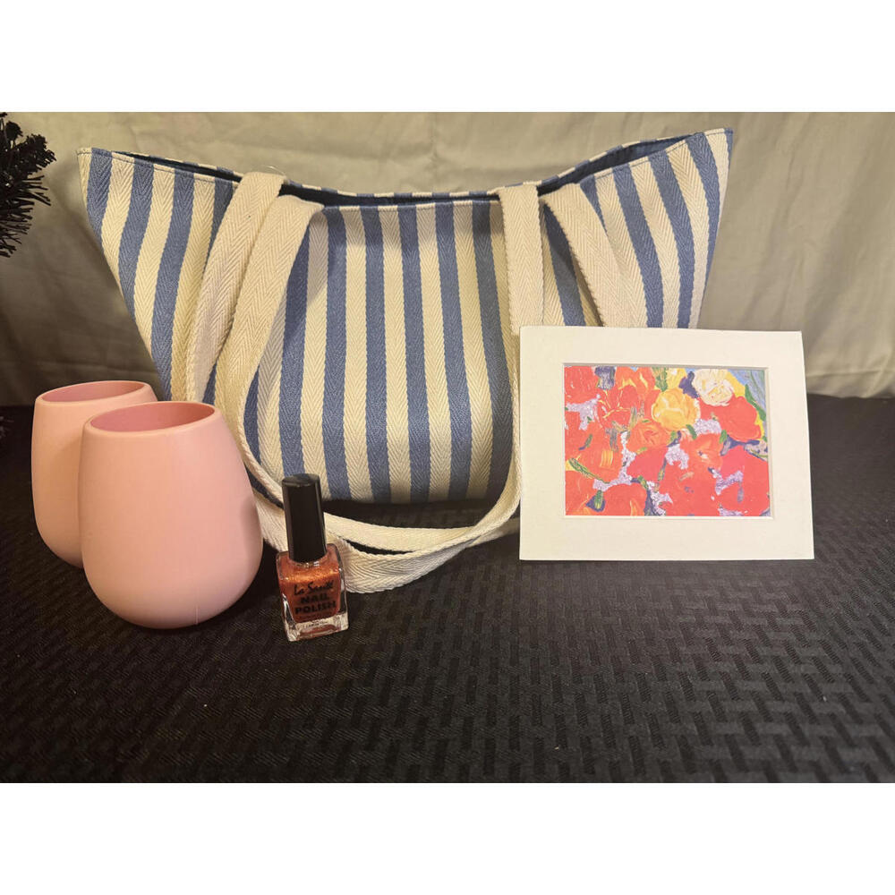 Vacation Poolside Essentials – Silicone Wine Glasses, Tote & Nail Polish‎ Gift